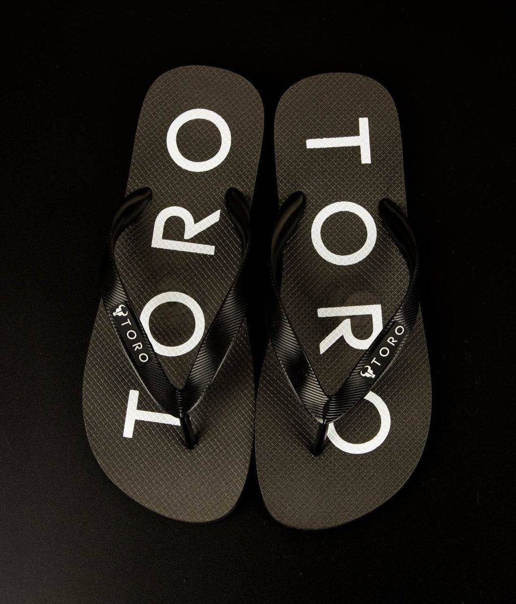 Chinelo Toro Escrita