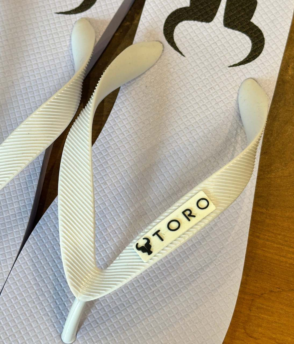Chinelo Toro Logo branco