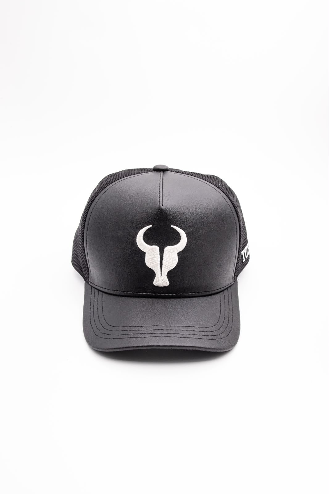 Boné  Trucker Toro  em Couro