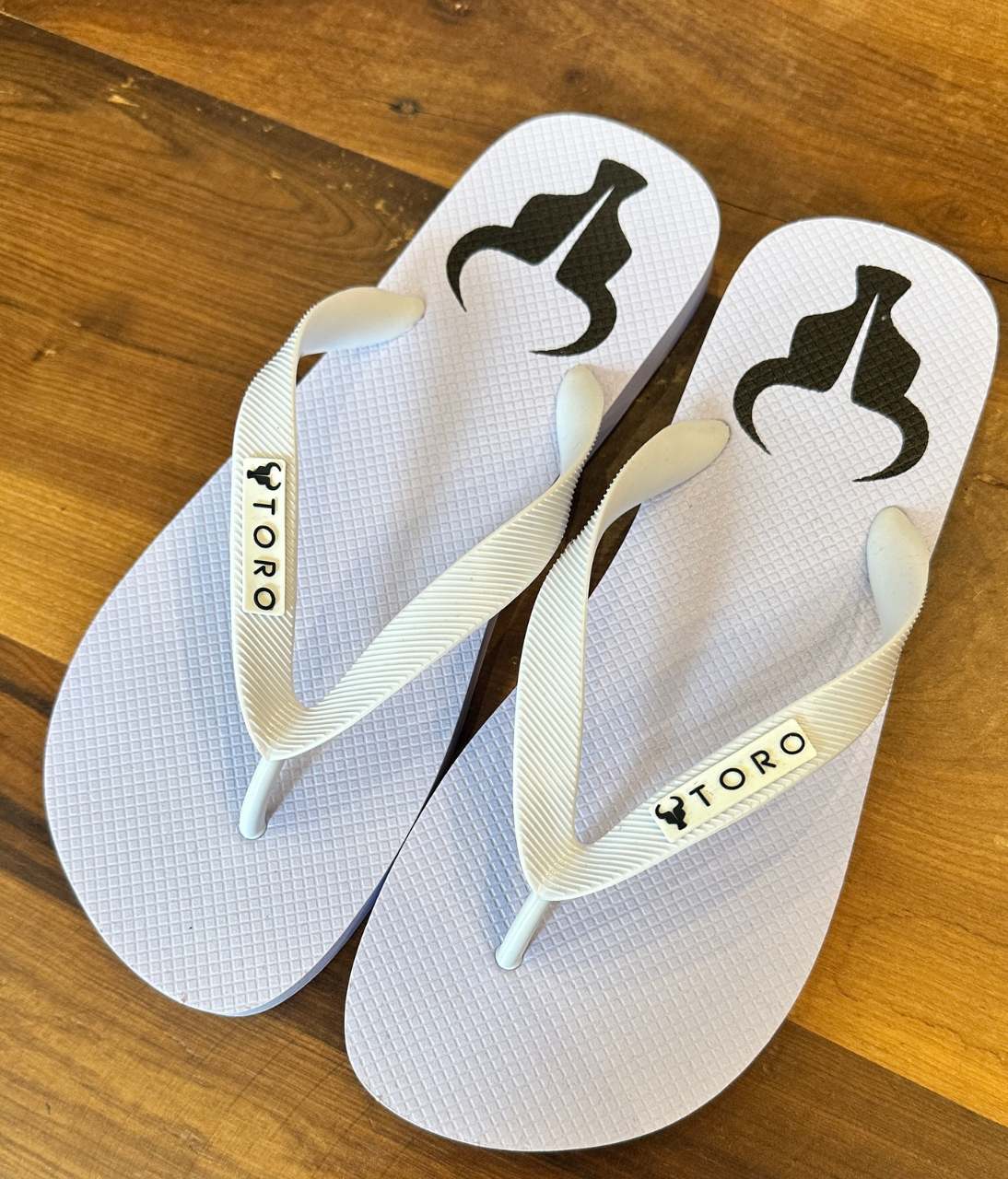 Chinelo Toro Logo branco