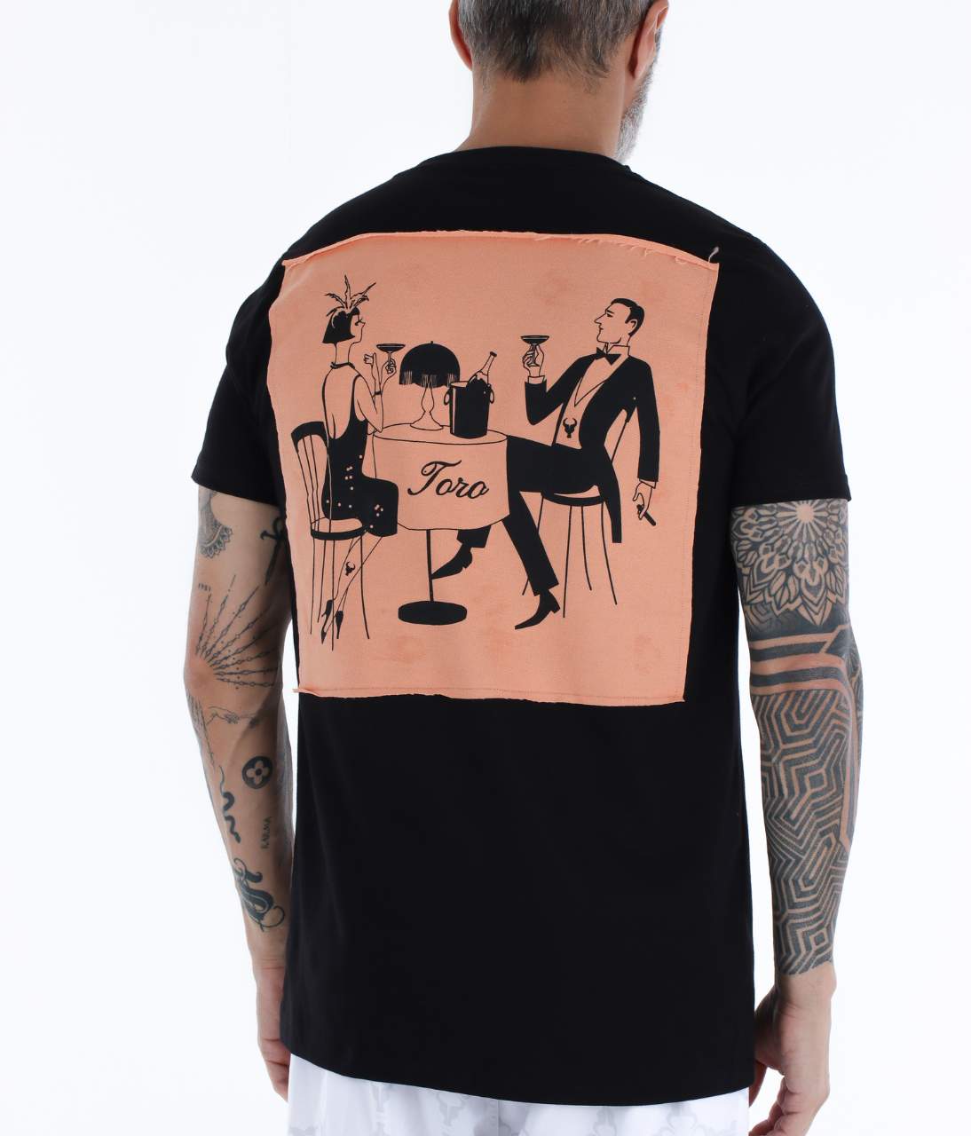 T-shirt Toro Preta C/  PATCH CLASSY
