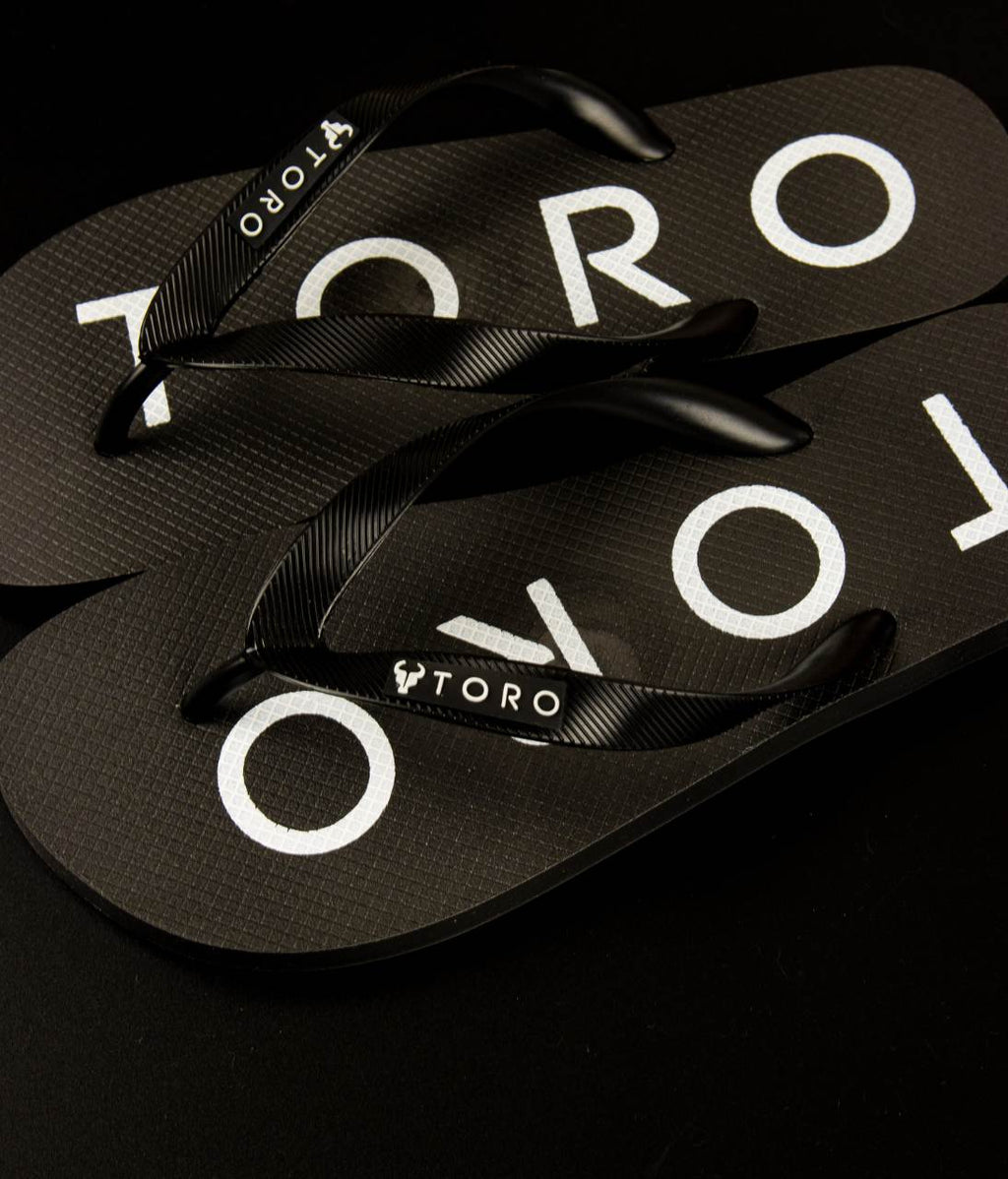 Chinelo Toro Escrita