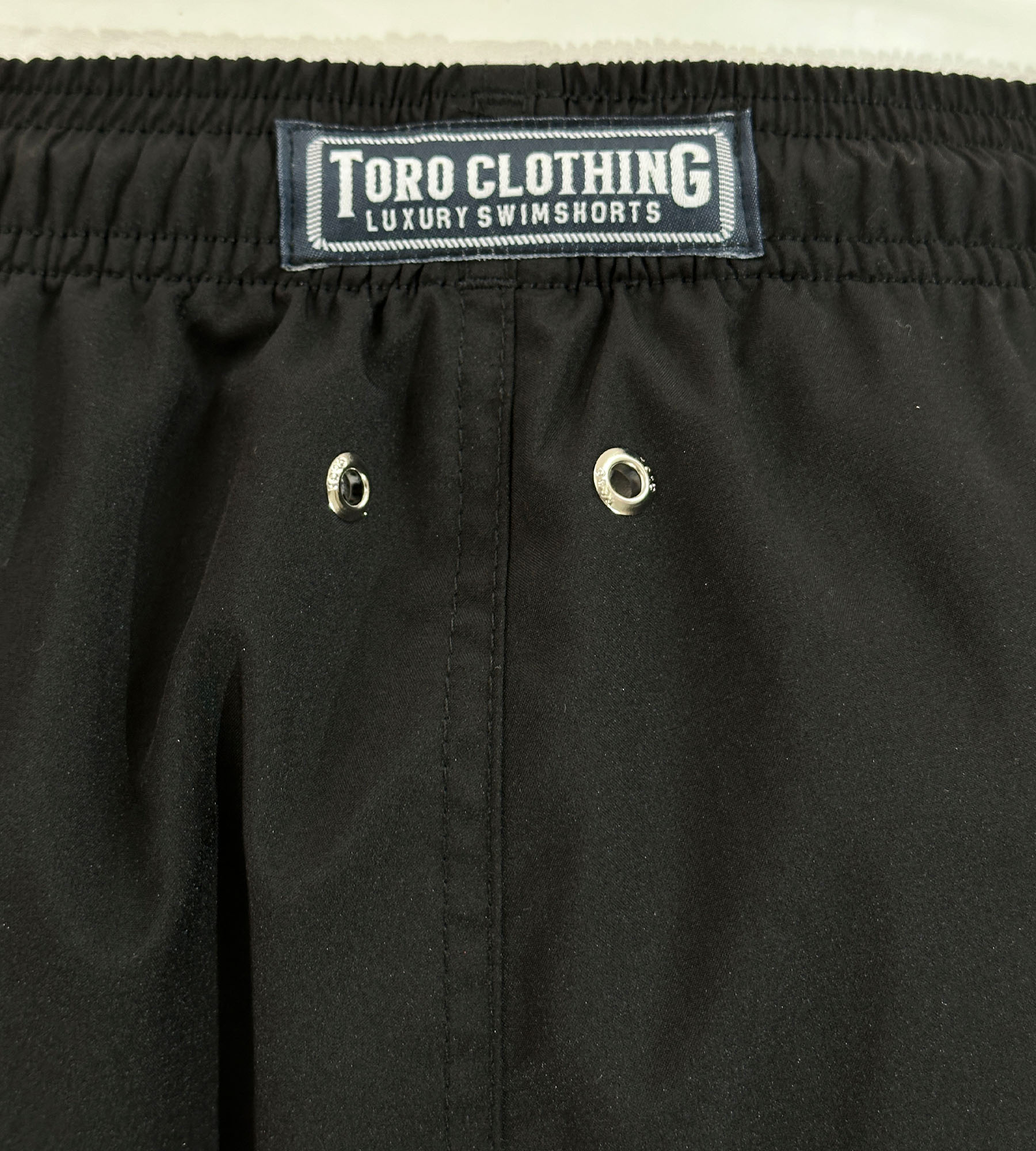 Short Toro Black