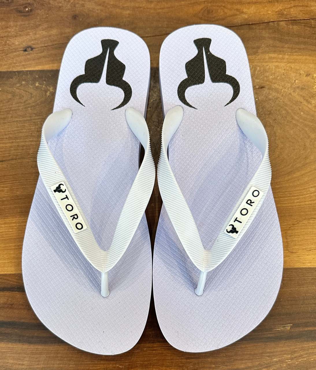 Chinelo Toro Logo branco