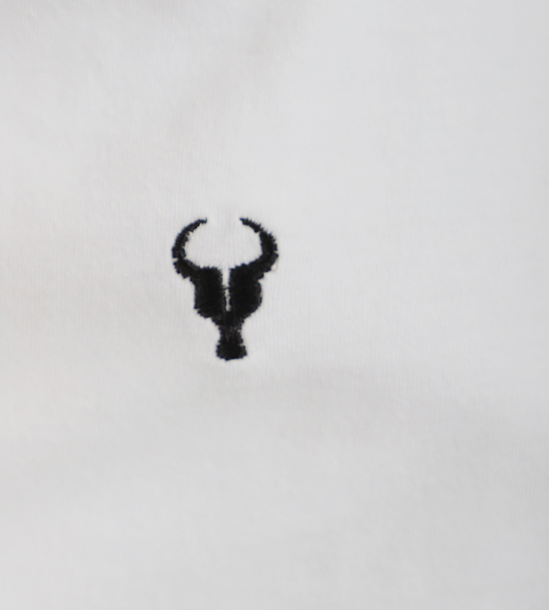 T-Shirt Toro Corte A Fio Branca